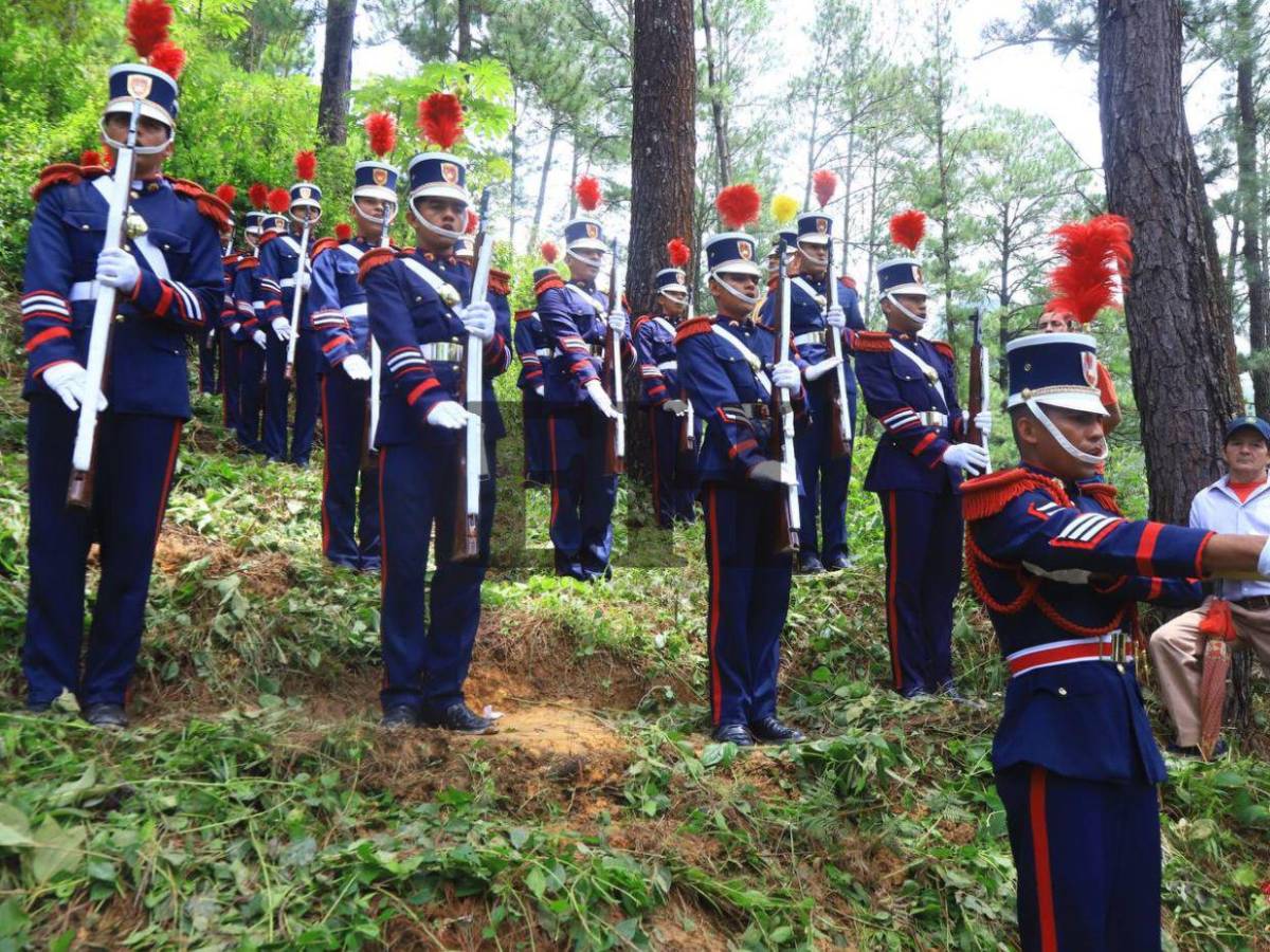 Compañeros de inspector Kevin Pérez lo despiden entre llanto y homenajes