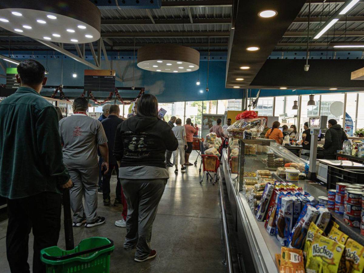 Venezuela con calles vacías y supermercados abarrotados tras captura de Maduro