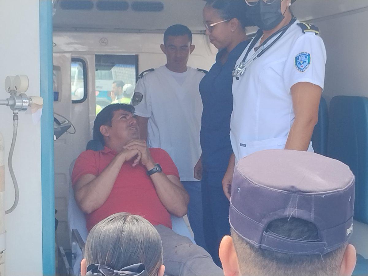 Rastra desenfrenada impacta contra un pick-up: impactantes imágenes del volcamiento