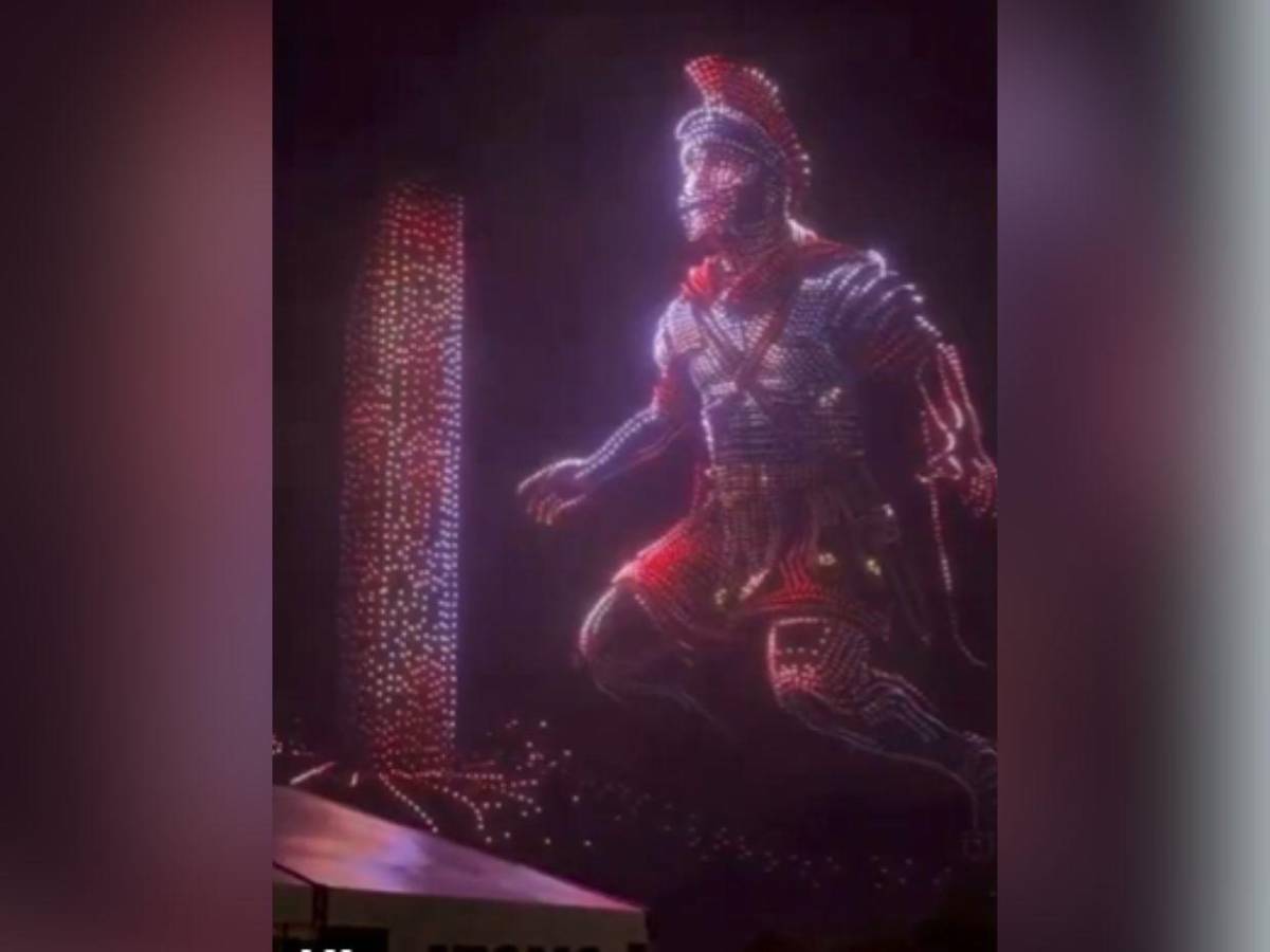 EN FOTOS: 10,000 drones recrearon la pasión de Cristo en Texas, rompiendo récord