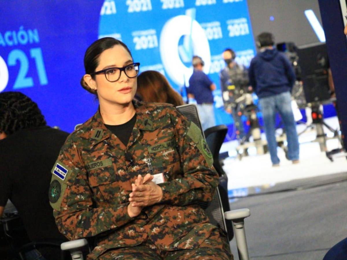 ¿Quién es Karla Trigueros, la militar que es ministra de Educación en El Salvador?