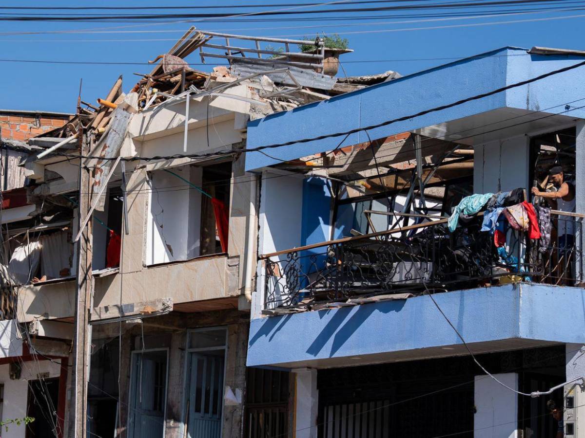 En fotos: Las primeras luces del día revelan la magnitud del terremoto en Colombia