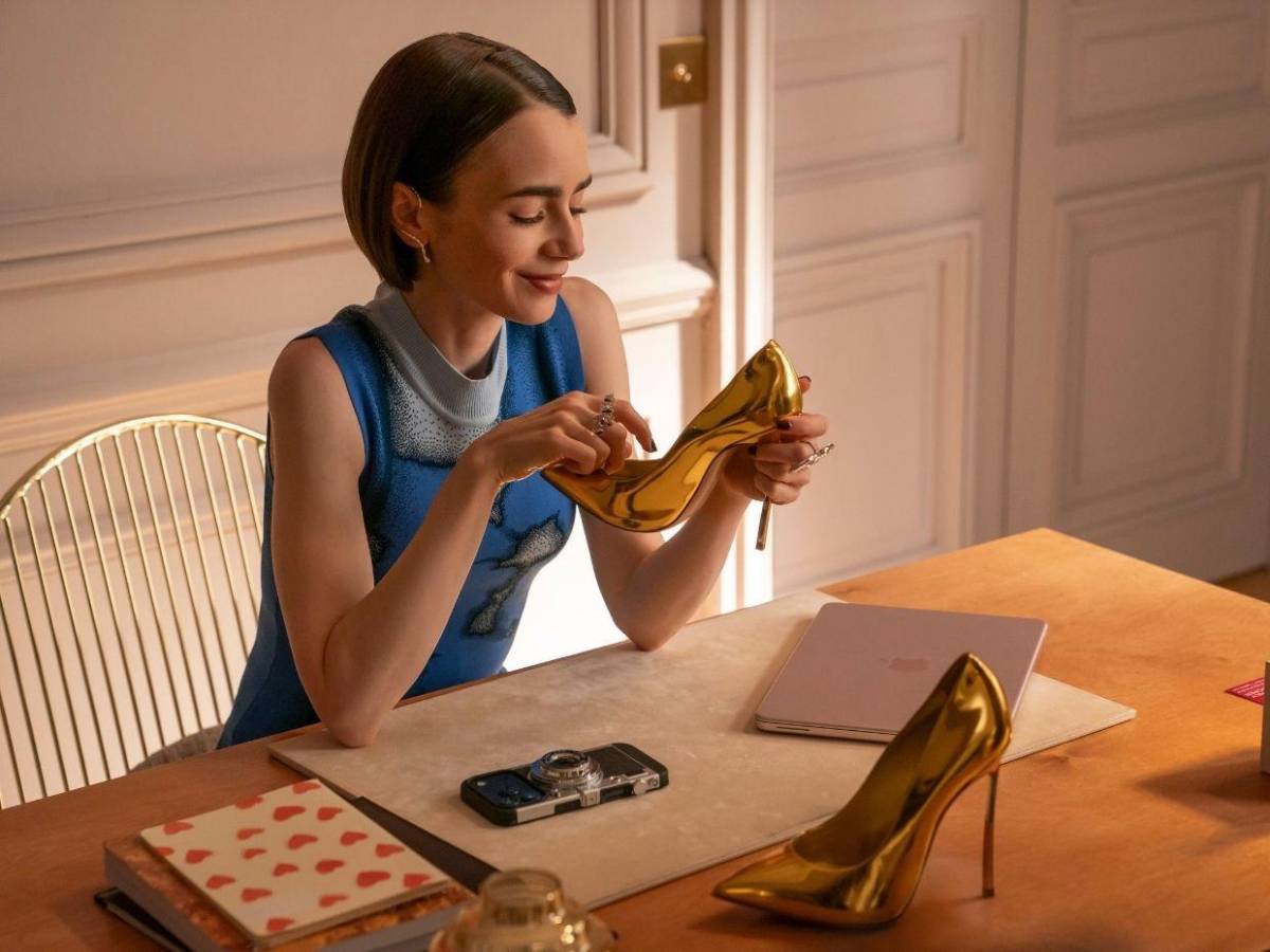 Tras siete años en Netflix, Lily Collins dice adiós a Emily en París