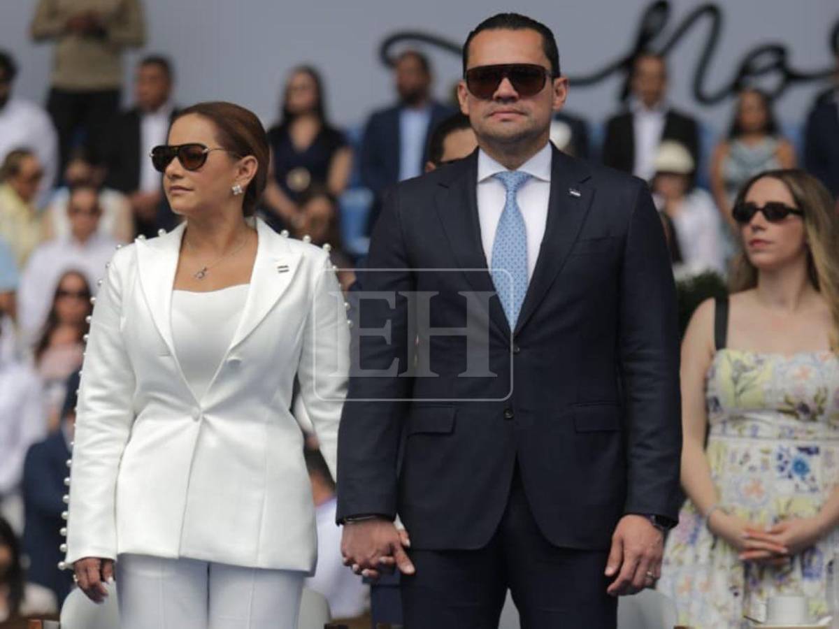 Tomás Zambrano y su esposa Yohana Lagos protagonizan romántico momento durante los desfiles patrios