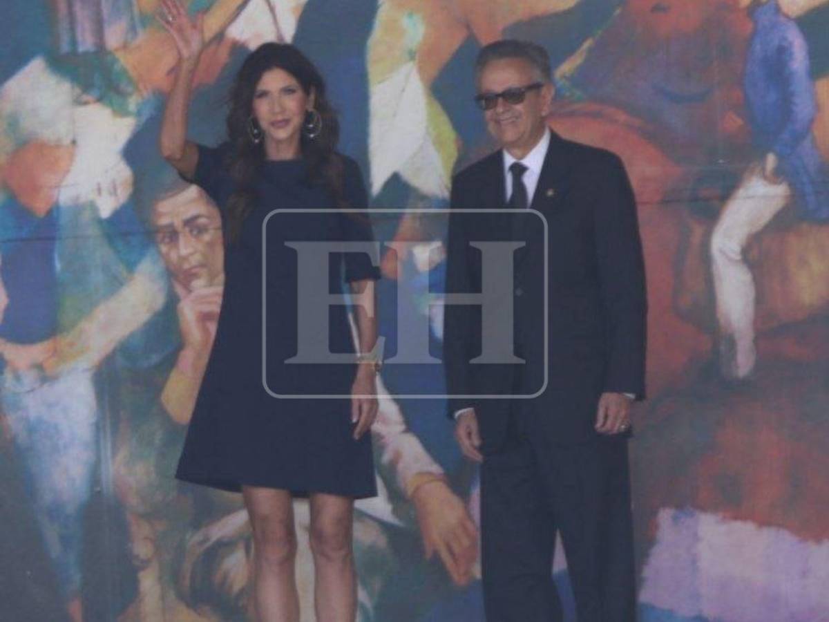 ¿Quién es Kristi Noem, la funcionaria estadounidense que visitó Honduras?