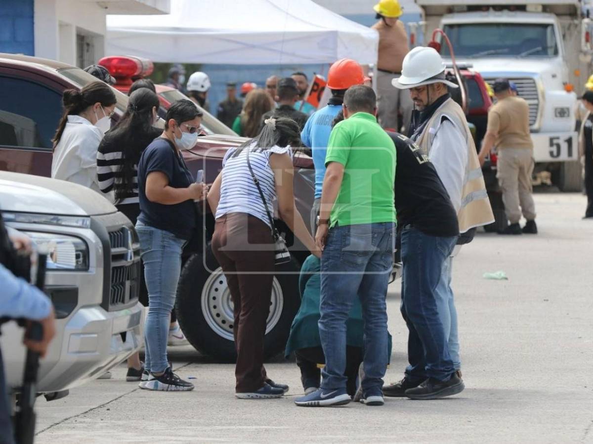 Mediante cadena humana fue el doloroso rescate de los restos de don Félix Núñez
