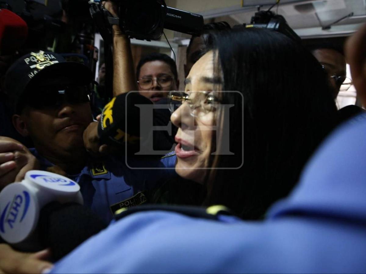 Sonriendo y asegurando no ser corrupta, así llegó diputada Isis Cuéllar a la CSJ