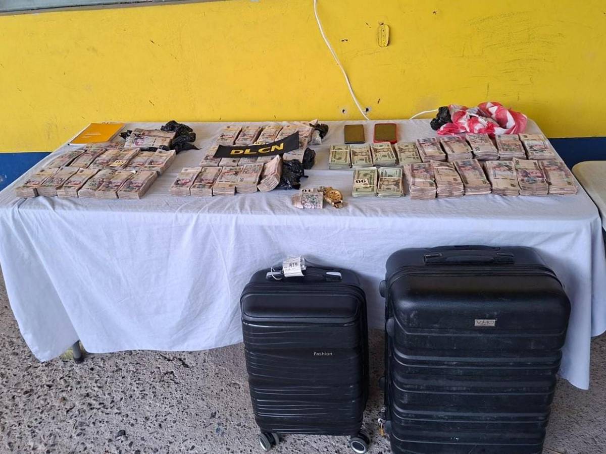 Con un millón de lempiras embalados capturan a tres hombres en muelle de cabotaje de La Ceiba