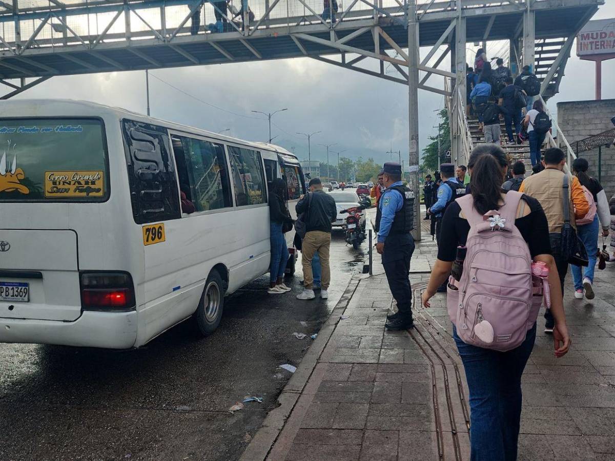Con motorizados, patrullas y varios elementos: Policía resguarda la UNAH