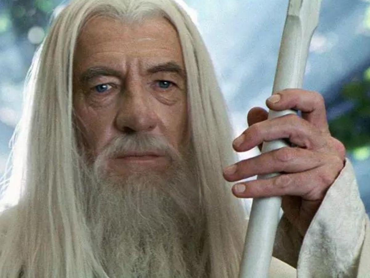 Ian McKellen, de “El señor de los anillos”, cae al vacío en un teatro de Londres