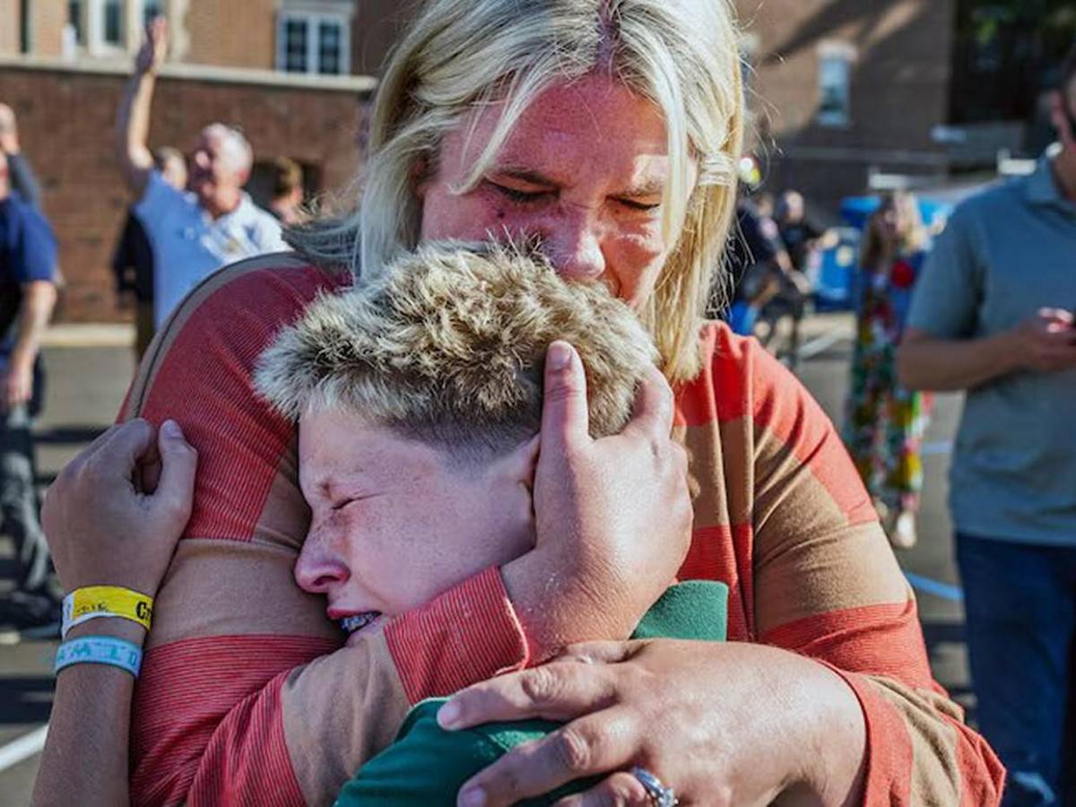 “Mi amigo me salvó”: niño cuenta cómo sobrevivió al tiroteo en escuela de Minneapolis