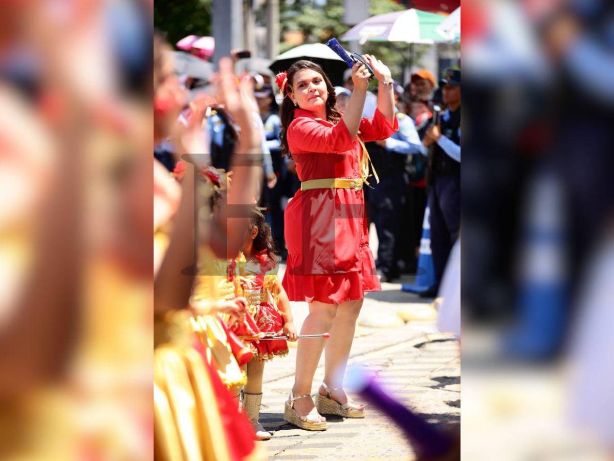 Las maestras que brillaron en los desfiles patrios 2025