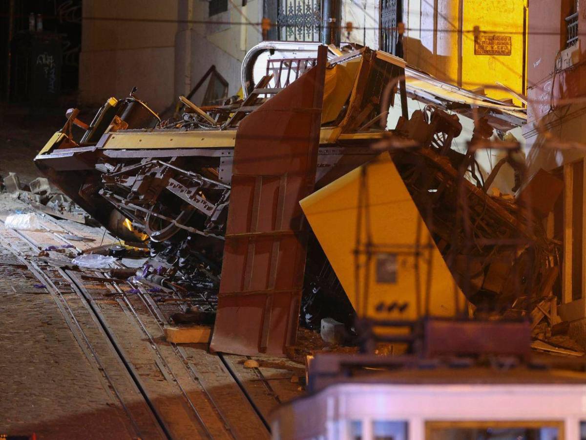 Mueren 16 personas tras fatal accidente de un ferrocarril en Portugal