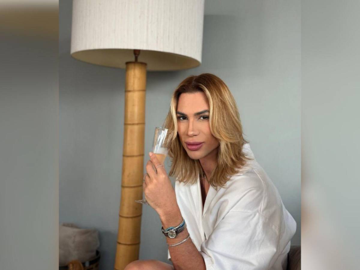 Adair Dutra, estilista brasileño que murió tras cirugía estética foxy eyes