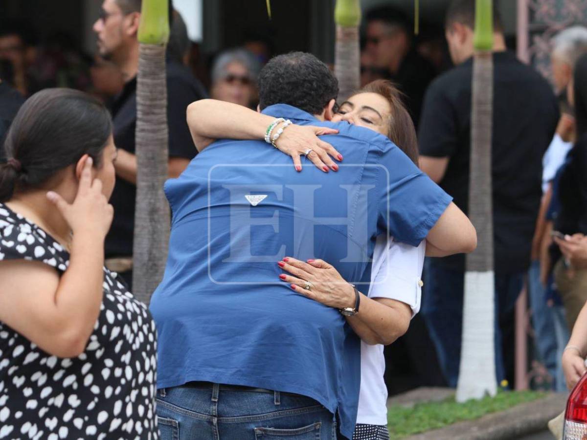 Imágenes de dolor: así fue el último adiós a la chef Sandra Díaz