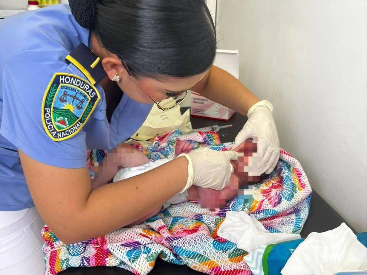 Lo abandonaron en una banca: rescatan a bebé con el cordón umbilical en Choloma