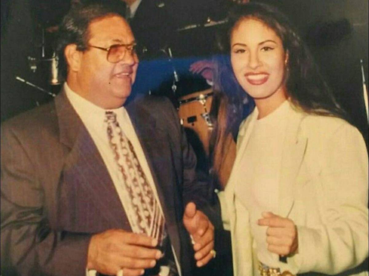 ¿Quién era Abraham Quintanilla, el padre y mentor de Selena Quintanilla?