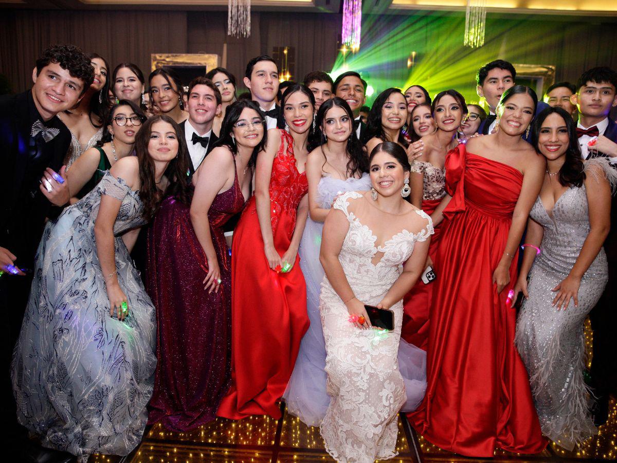 Cita de glamour en la prom night 2023 de Antares y Aldebarán