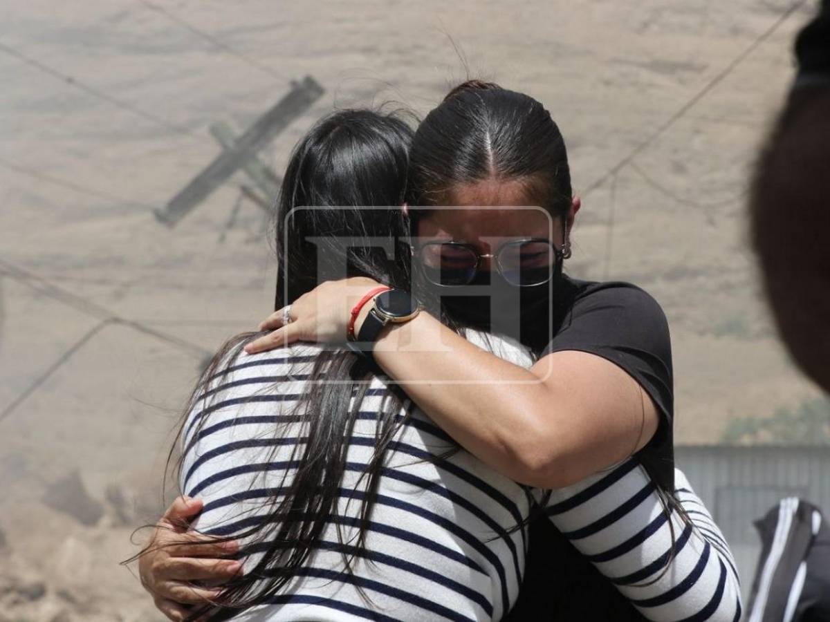Familiares de Karen Girón, desaparecida en derrumbe del anillo periférico, se aferran a un milagro