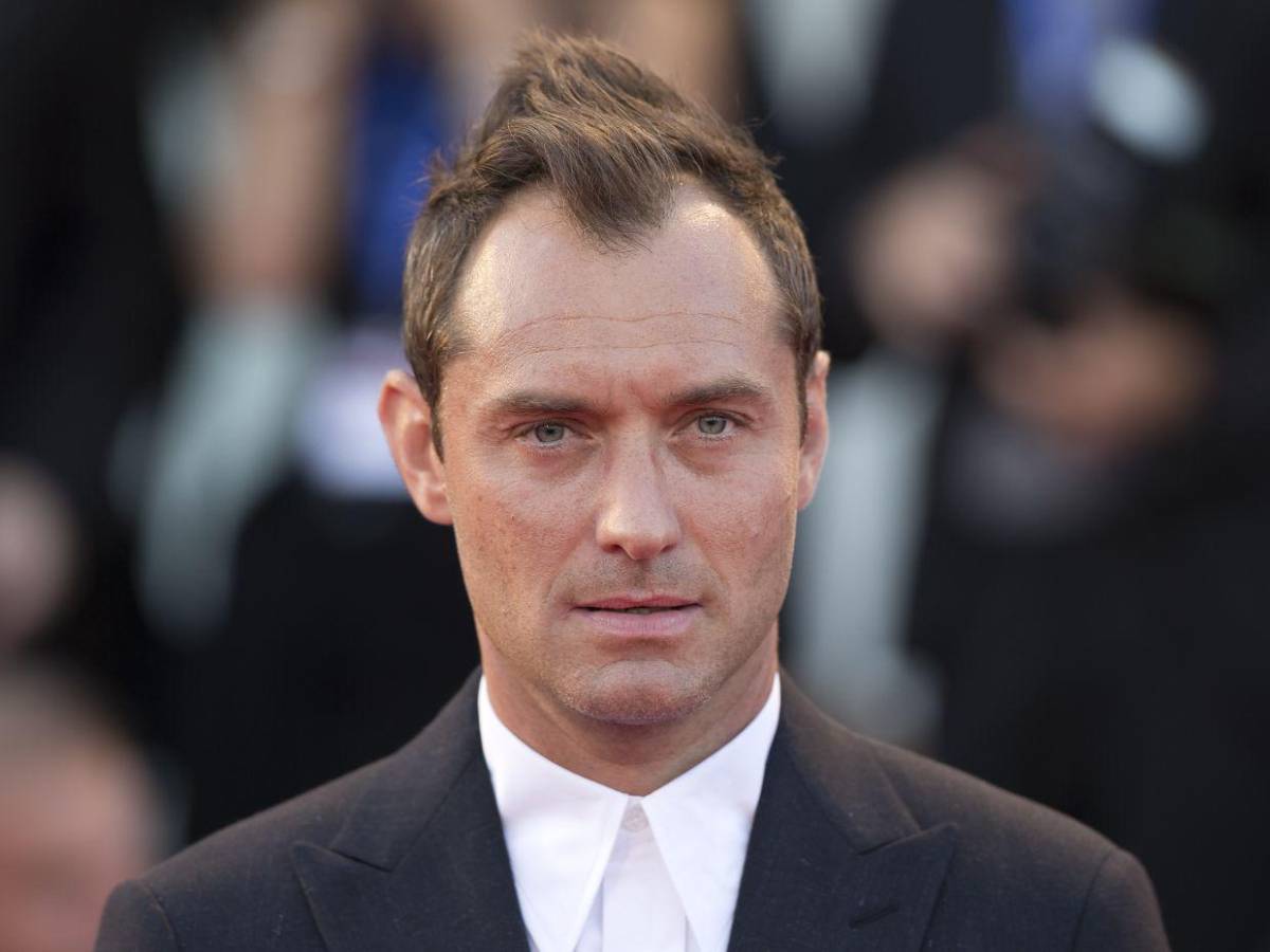 Jude Law conquista el Paseo de la Fama luego de tres décadas de carrera