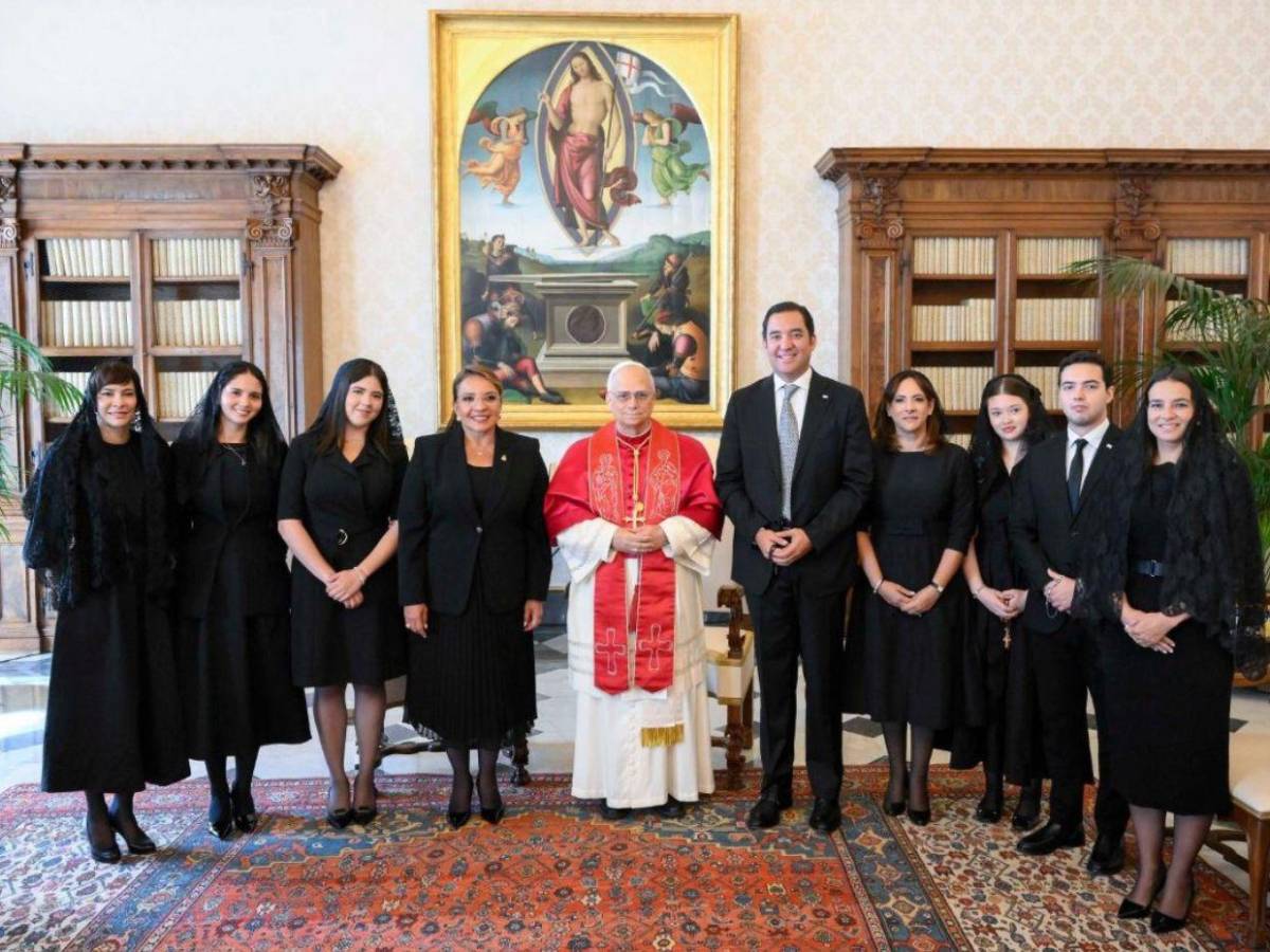 ¿Qué familiares de la presidenta Xiomara Castro viajaron al Vaticano a reunión con el papa?