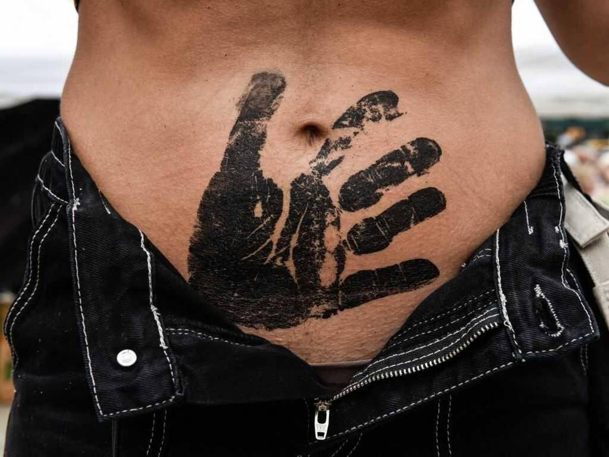 Mujer en El Salvador arriesga 30 años de cárcel por aborto