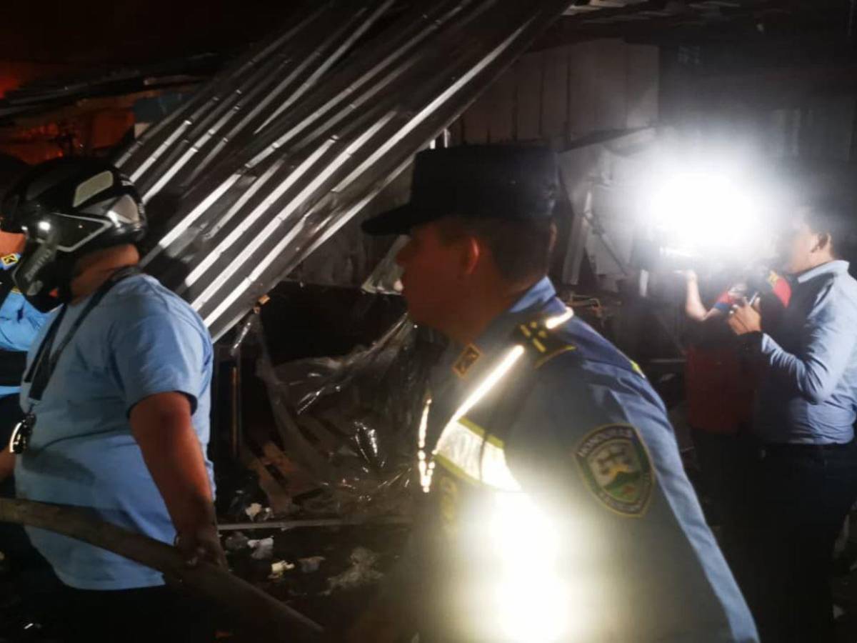 Imágenes de incendio devorador en Mercado Medina en SPS: Todo está rostizado ya