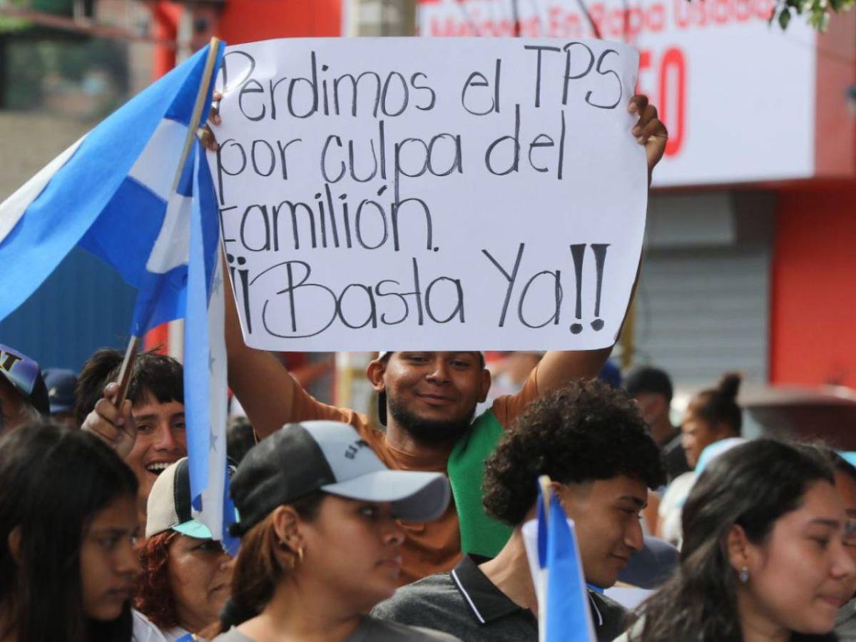Sin democracia no hay paz: los mensajes en la marcha del Partido Nacional