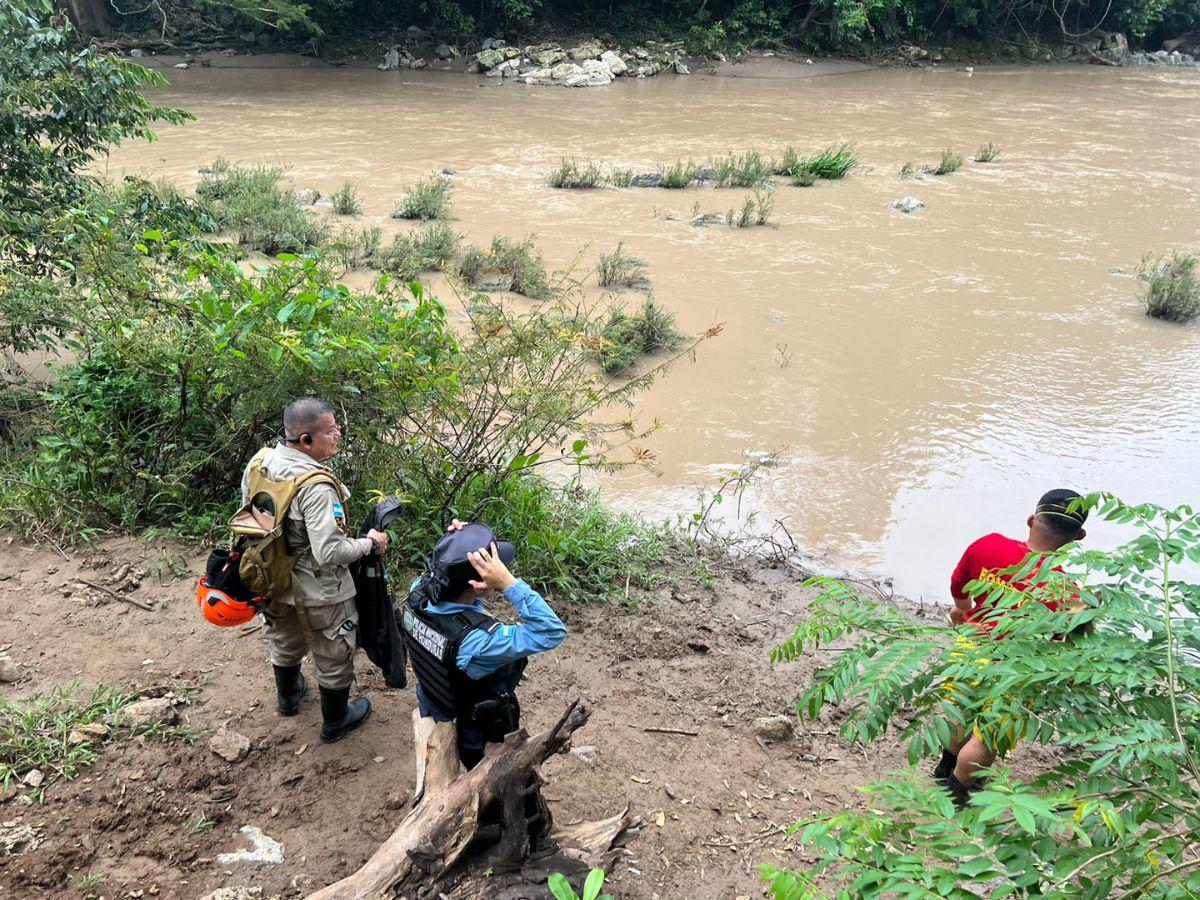 Aves de rapiña lo devoraban: rescatan cuerpo en estado de descomposición del río Chamelecón