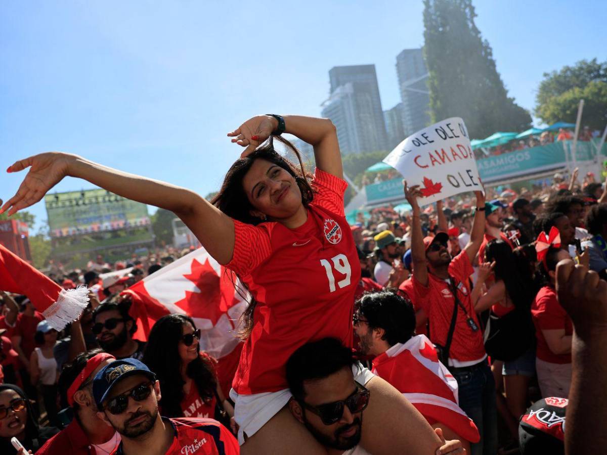 Locura en Toronto: aficionados de Canadá celebran histórico triunfo contra Sudáfrica