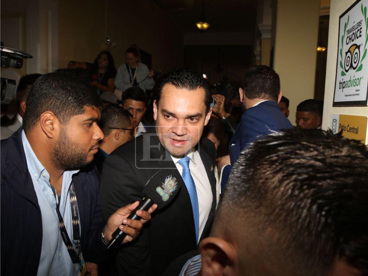 Exalcaldes, expresidentes y figuras políticas acompañaron a Juan Diego Zelaya