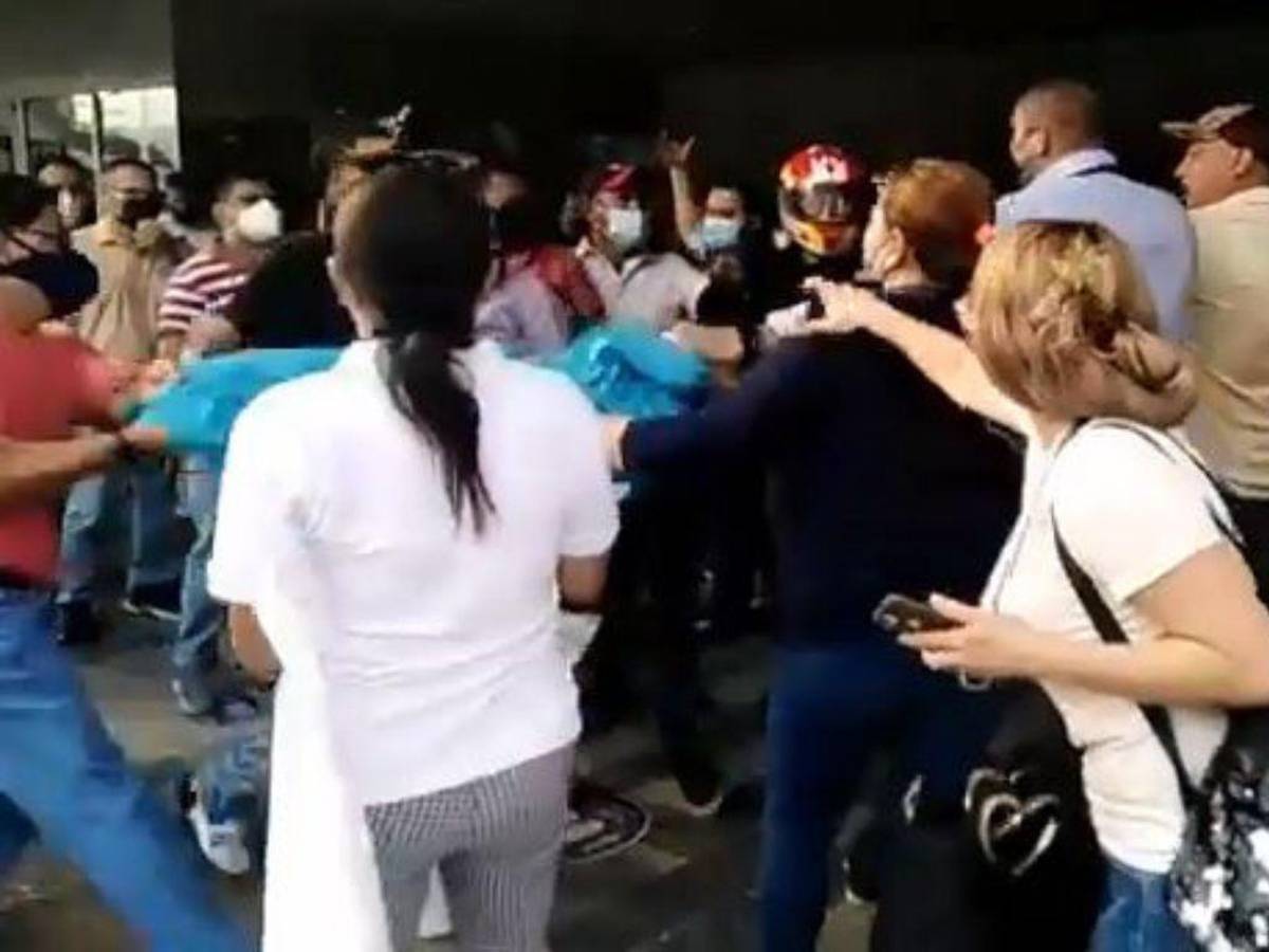 Por masivos despidos protestó este martes sindicato de la Secretaria de Trabajo