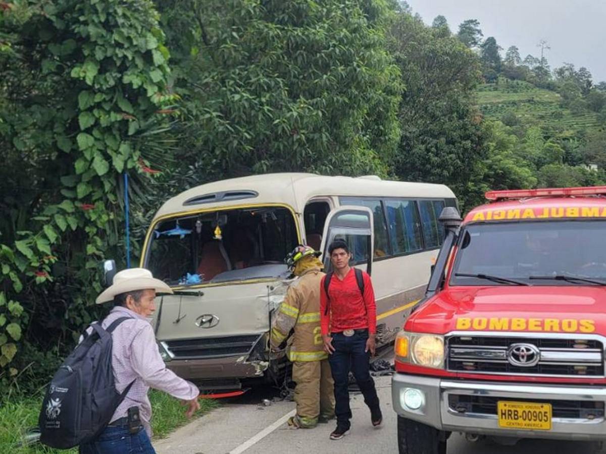 La escena tras accidente en La Jagua, Intibucá, que dejó varios heridos