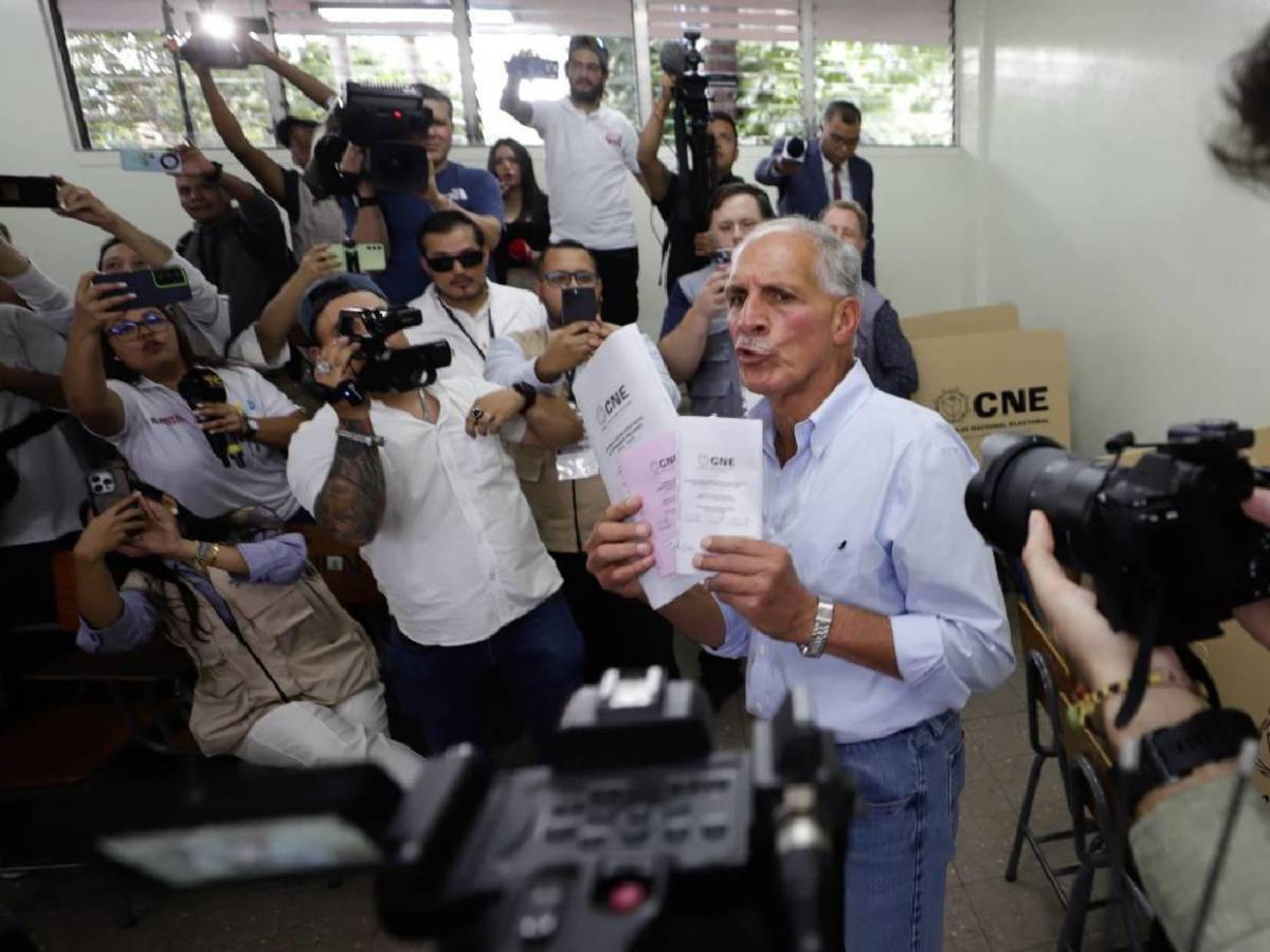 Salvador Nasralla, el narrador deportivo que lidera la carrera por la presidencia en Honduras