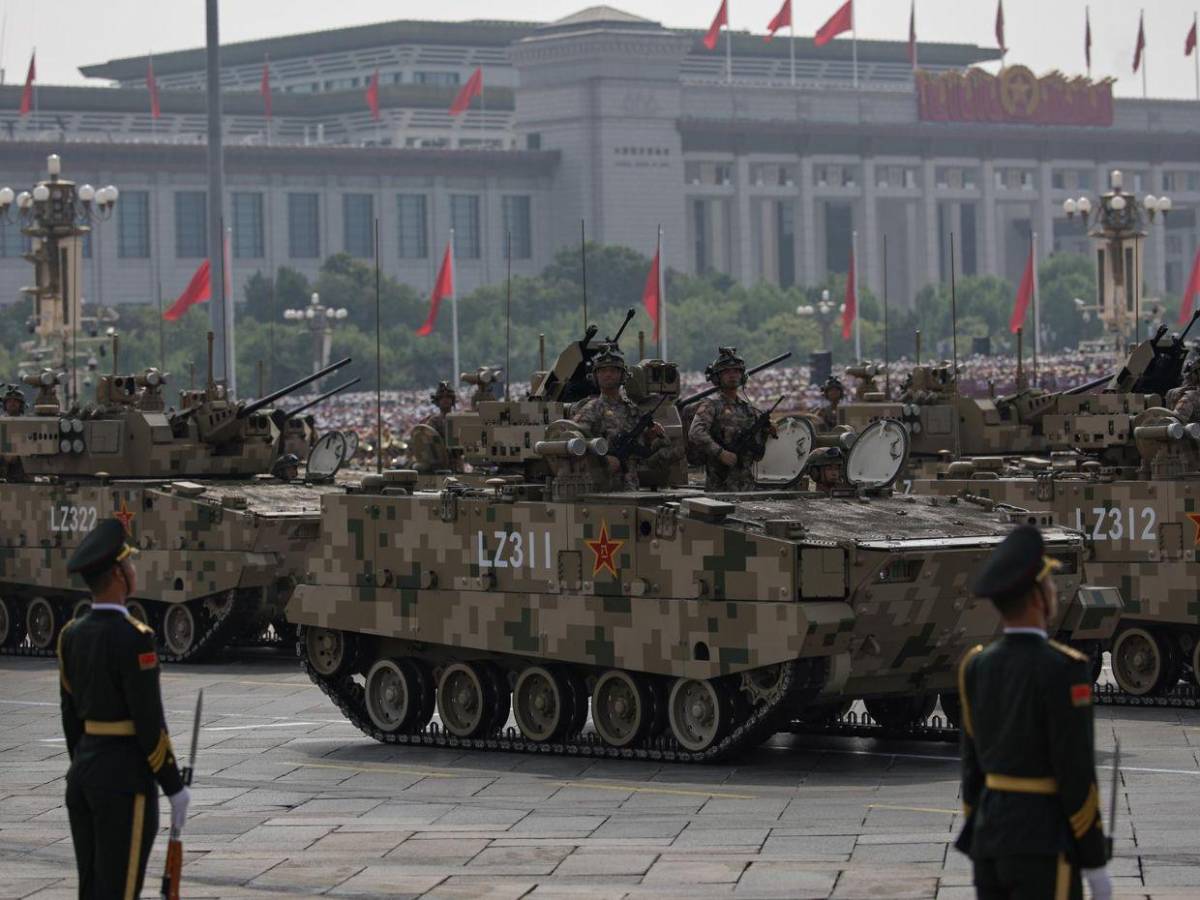 China saca músculo en un desfile militar en el que advierte de su imparable avance