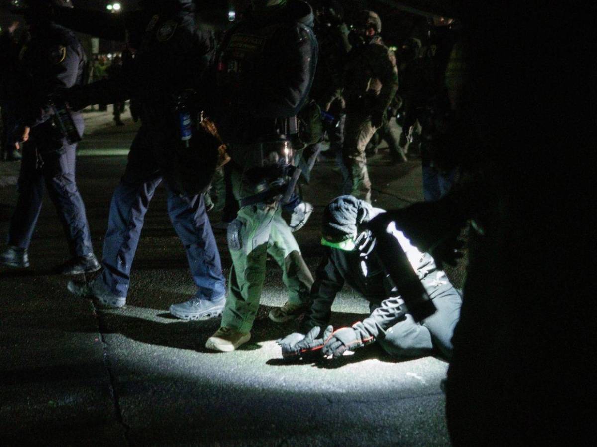 ¿Qué es la Ley de Insurrección que Trump quiere imponer en Minneapolis por ataques a ICE?