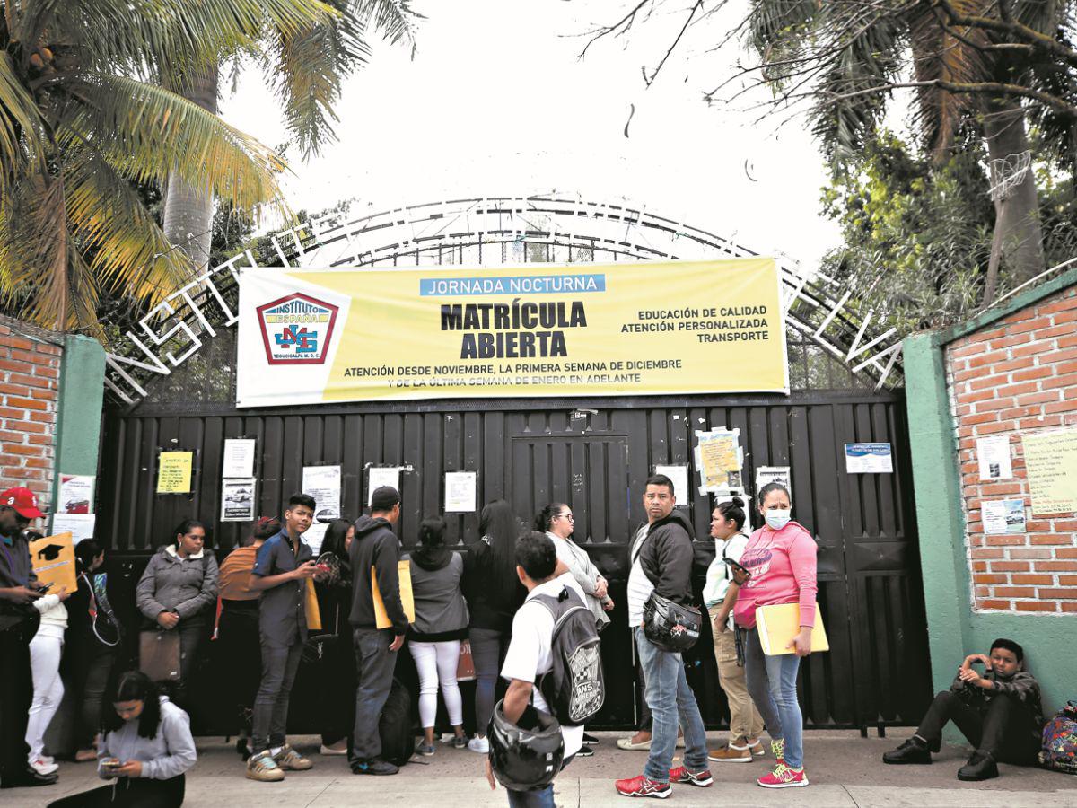 Presupuesto limita creación de nuevas plazas docentes