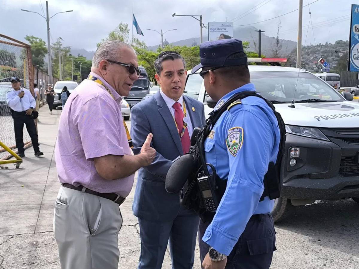 Con motorizados, patrullas y varios elementos: Policía resguarda la UNAH