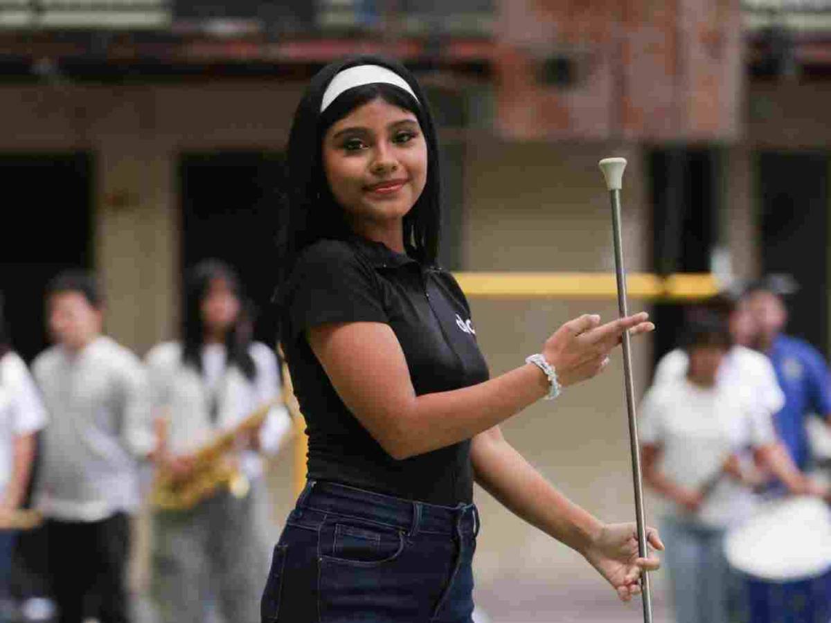 Palillonas del emblemático Instituto Mixto Hibueras afinan detalles para los desfiles