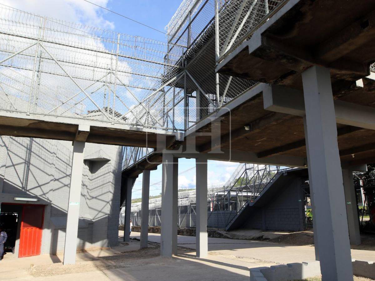 Sin enchufes y bajo 60 cámaras: así es por dentro el módulo de Támara que fue reconstruido