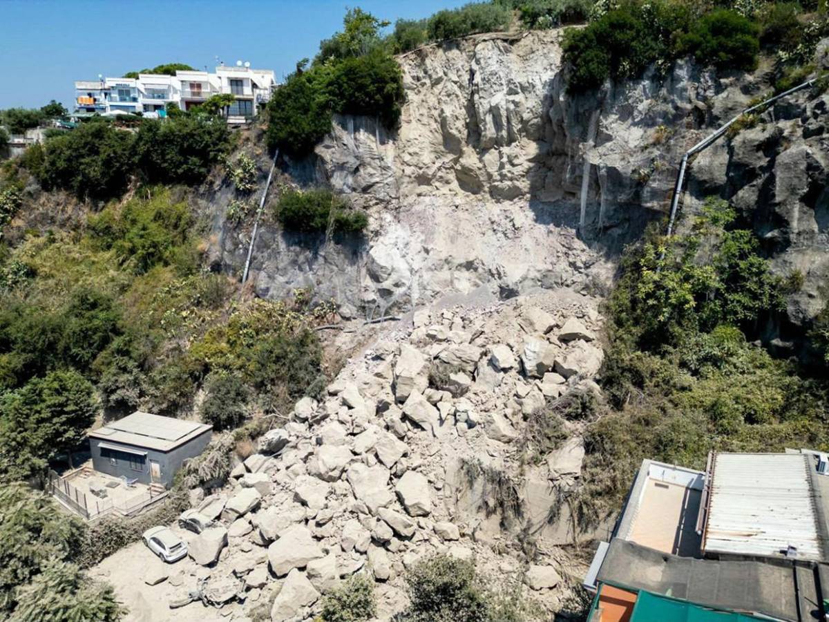 Sismo de 4.7 grados sacude el sur de Italia y deja 26 heridos en Nápoles