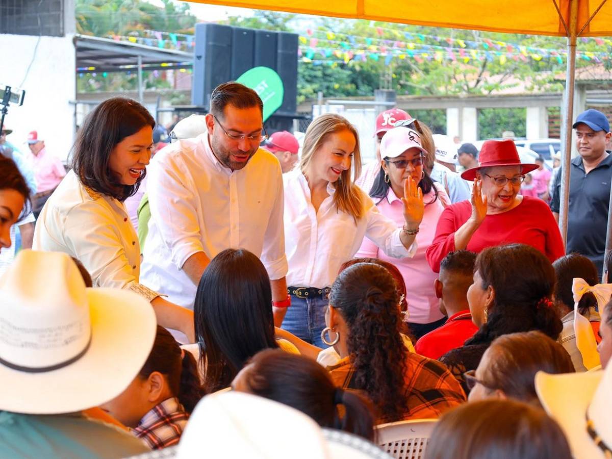 Jorge Cálix inicia su cierre de campaña recorriendo Puerto Cortés