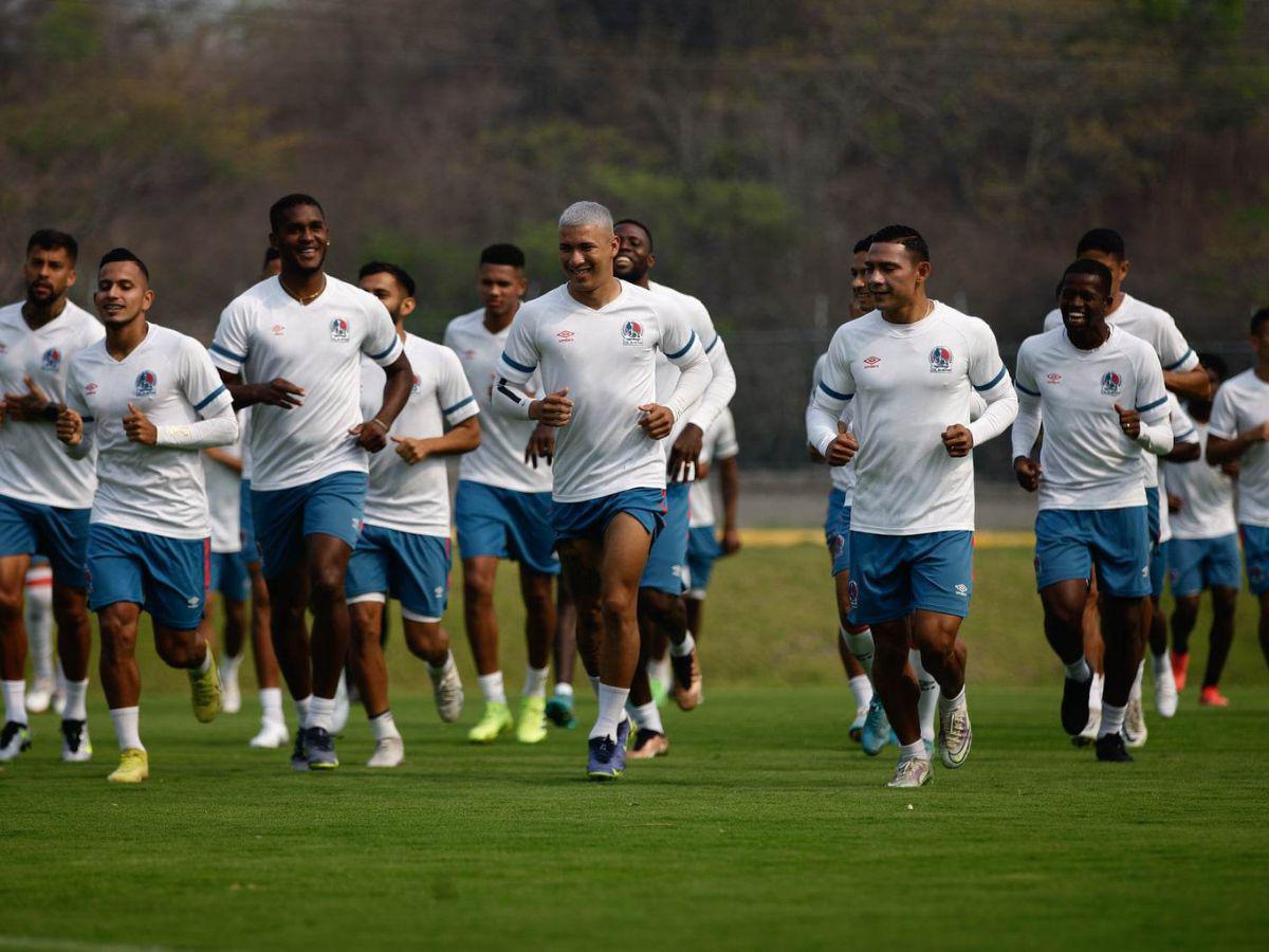 Las sonrisas no pudieron faltar en el entrenamiento de Olimpia previo a las semifinales ante Marathón.