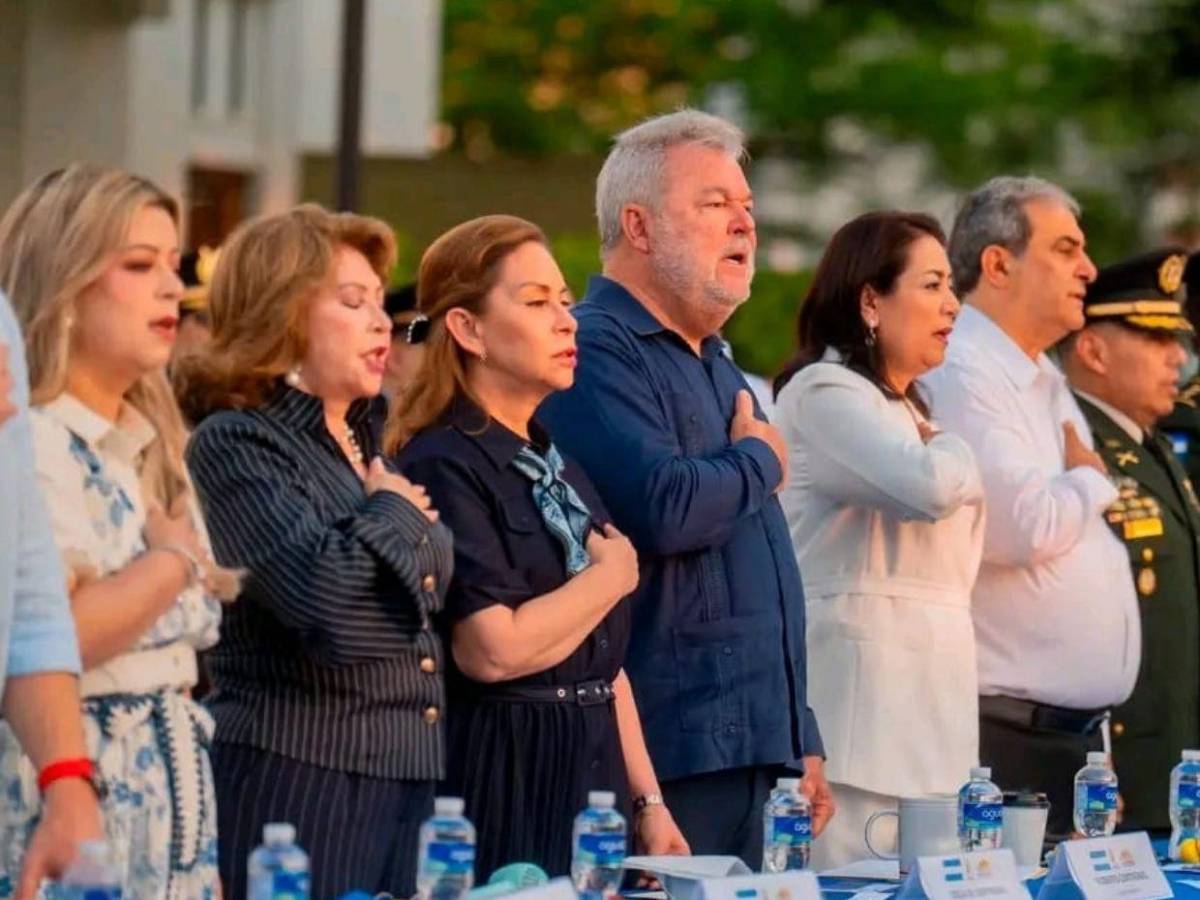 Así se rindió homenaje a la Bandera Nacional de Honduras en San Pedro Sula