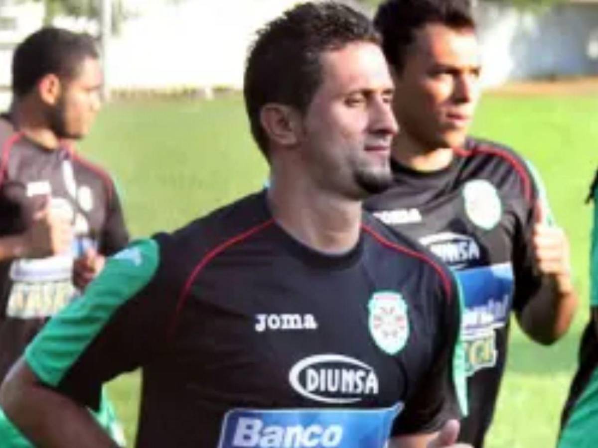 Exjugador de la Selección de Honduras sale adelante en EE UU con la construcción y el fútbol