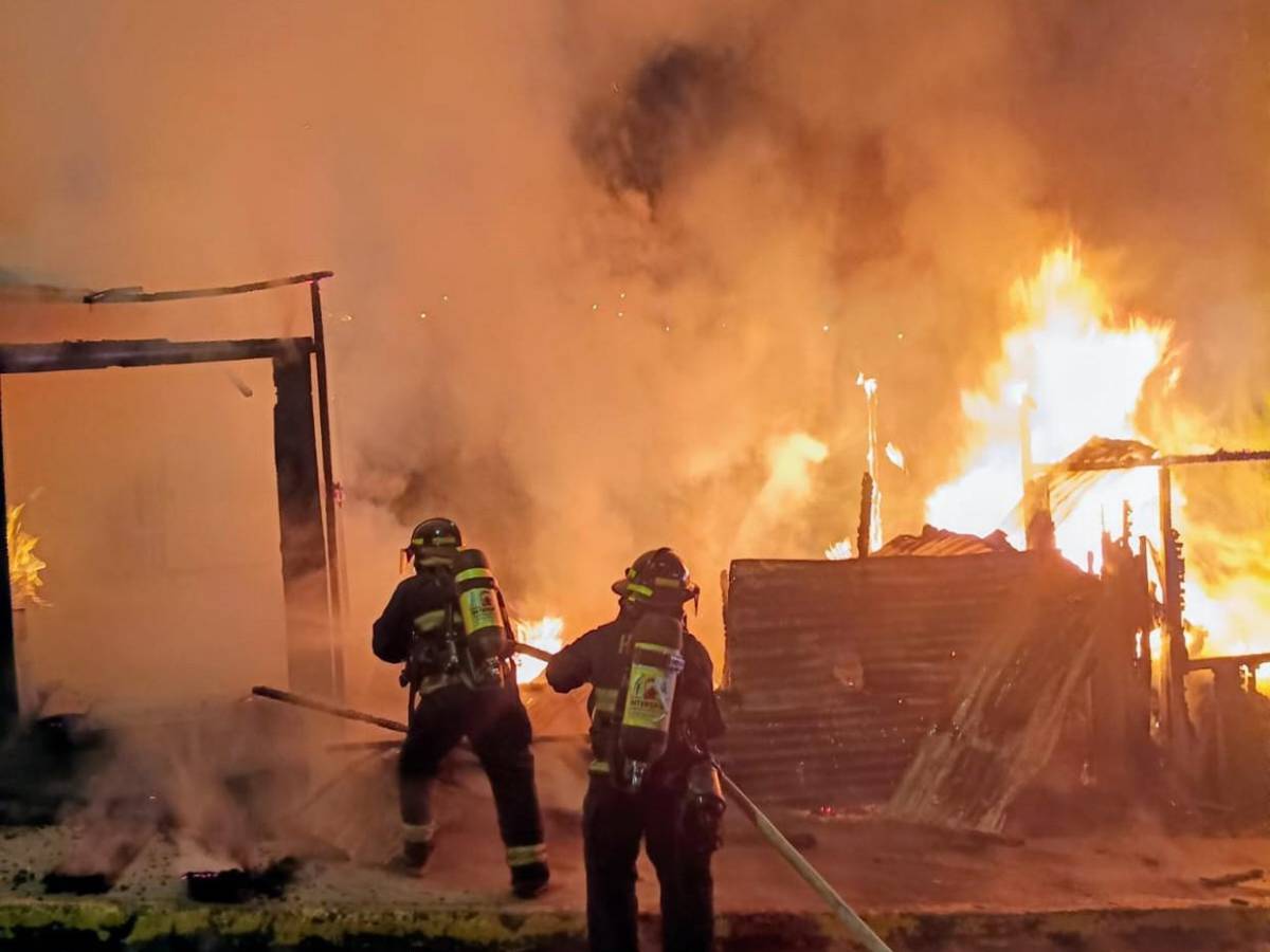 Solo escombros quedaron: dos incendios en puestos de la Nueva Suyapa en apenas 10 días