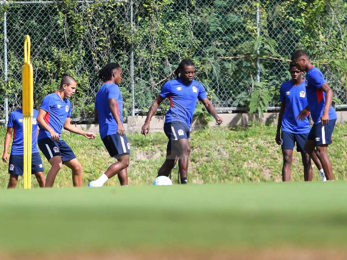 Decisión de Julián Martínez sorprende y otro jugador saldría: Así entrenó Olimpia en el CAR
