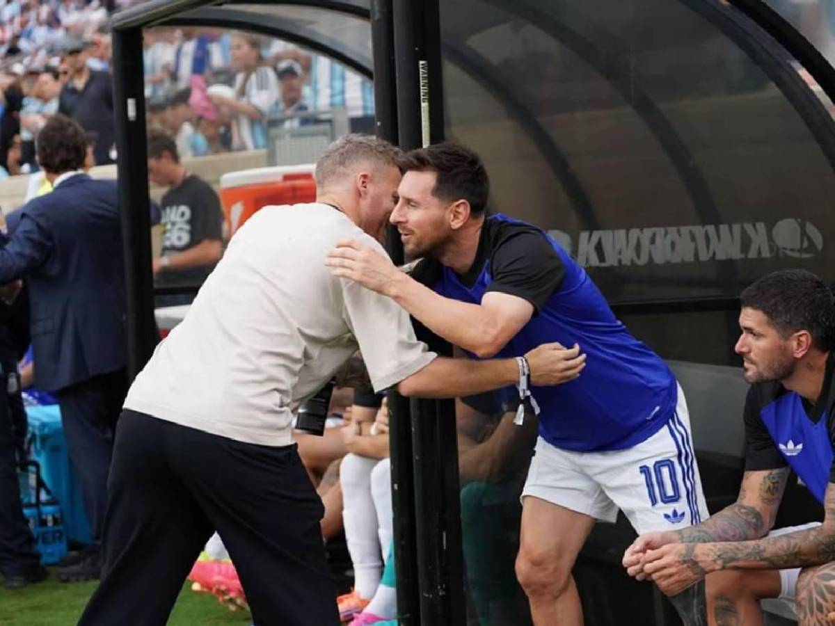 Messi sorprende a jugador hondureño y le da el regalo que todos querían