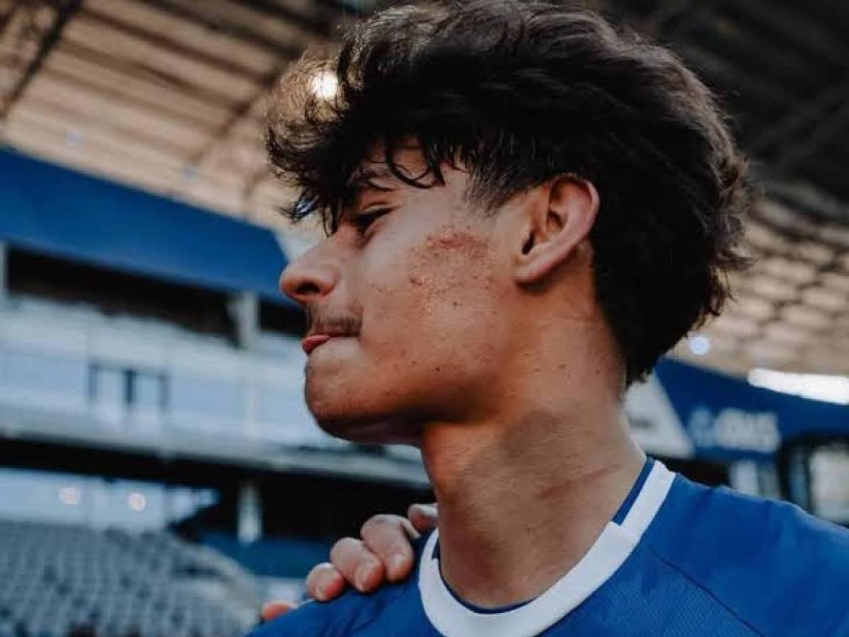 Madre de futbolista explota contra técnico de la Selección de Honduras por no meterlo a jugar