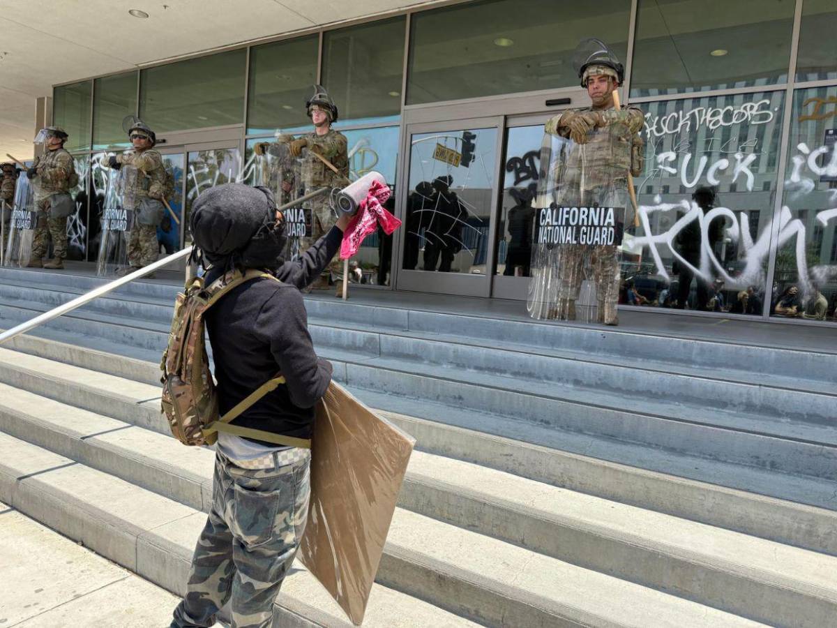 Orden inédita e ilegal no vista en 60 años: la polémica por envío de Guardia Nacional a Los Ángeles